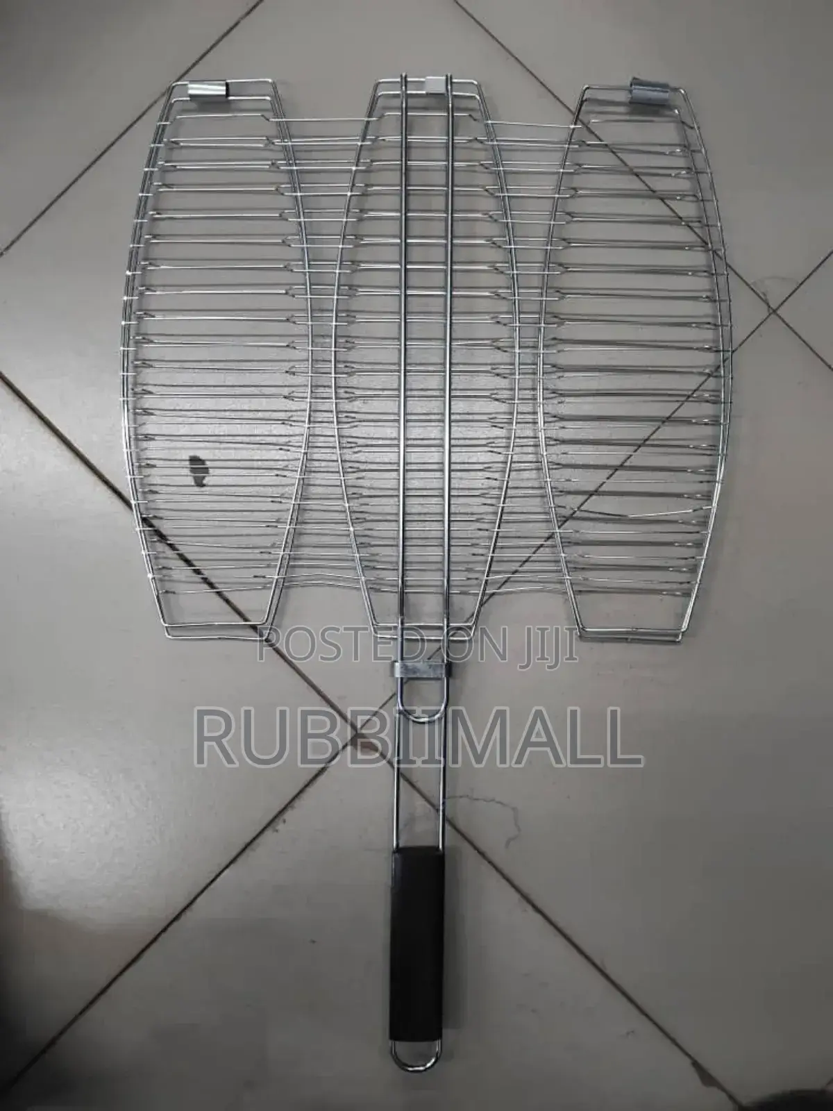 Stainless Steel Fish Grilling Basket With a Handle.