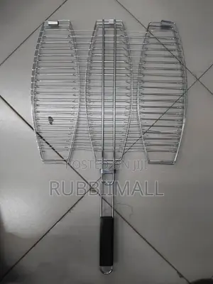 Stainless Steel Fish Grilling Basket With a Handle.