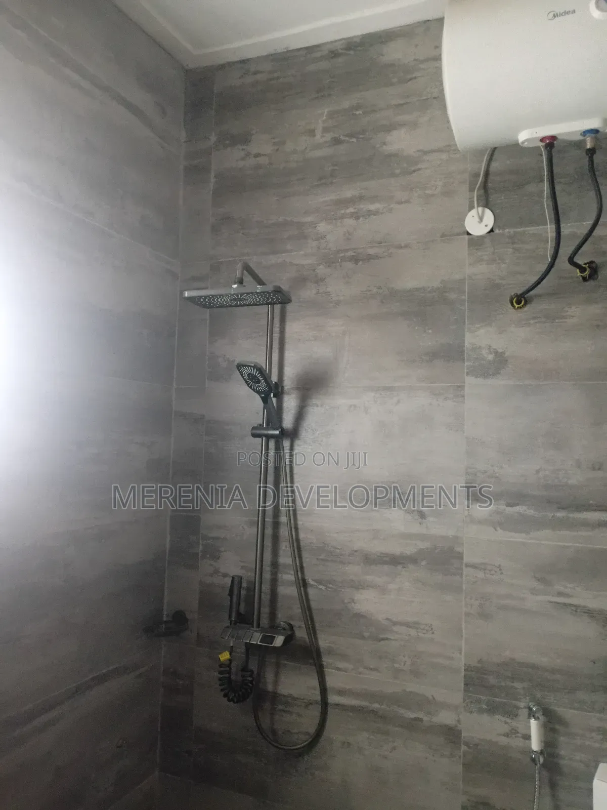 3bdrm Apartment in Muyenga, Makindye for rent