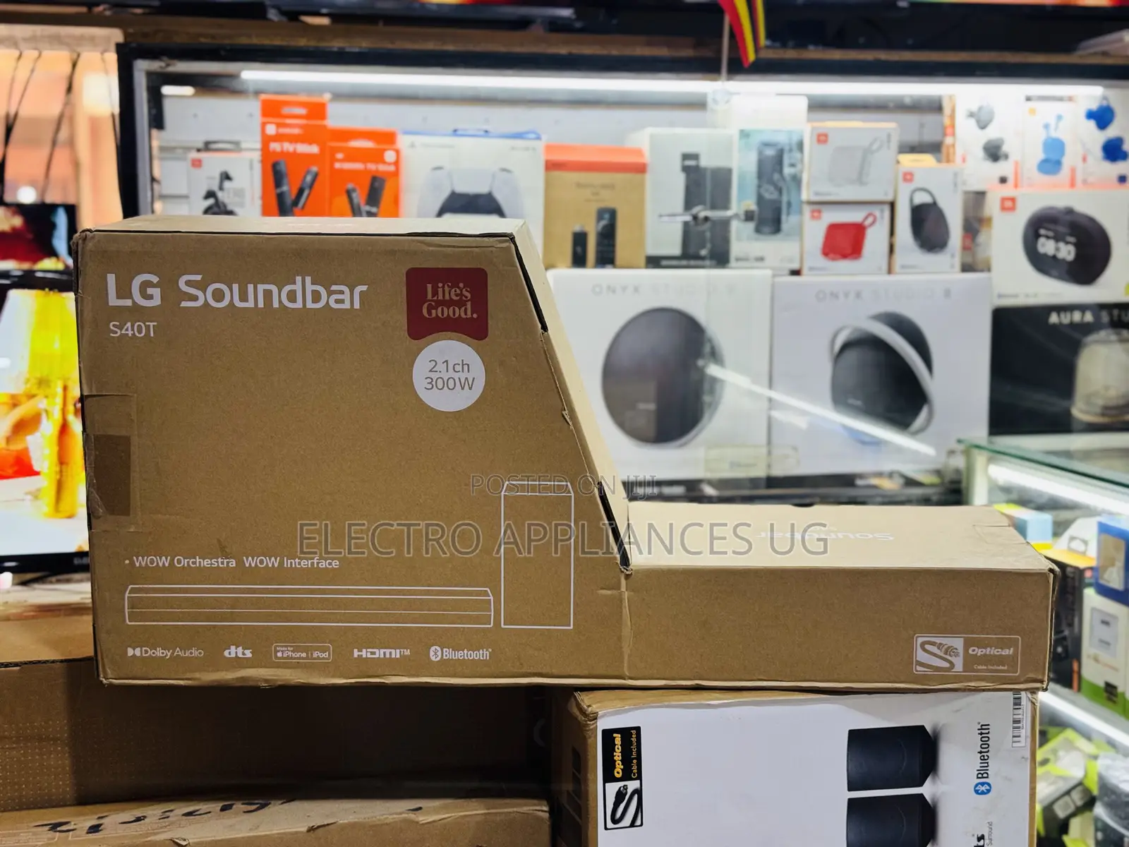 Lg S40t 2.1-Channel Soundbar With a Wireless Subwoofer.