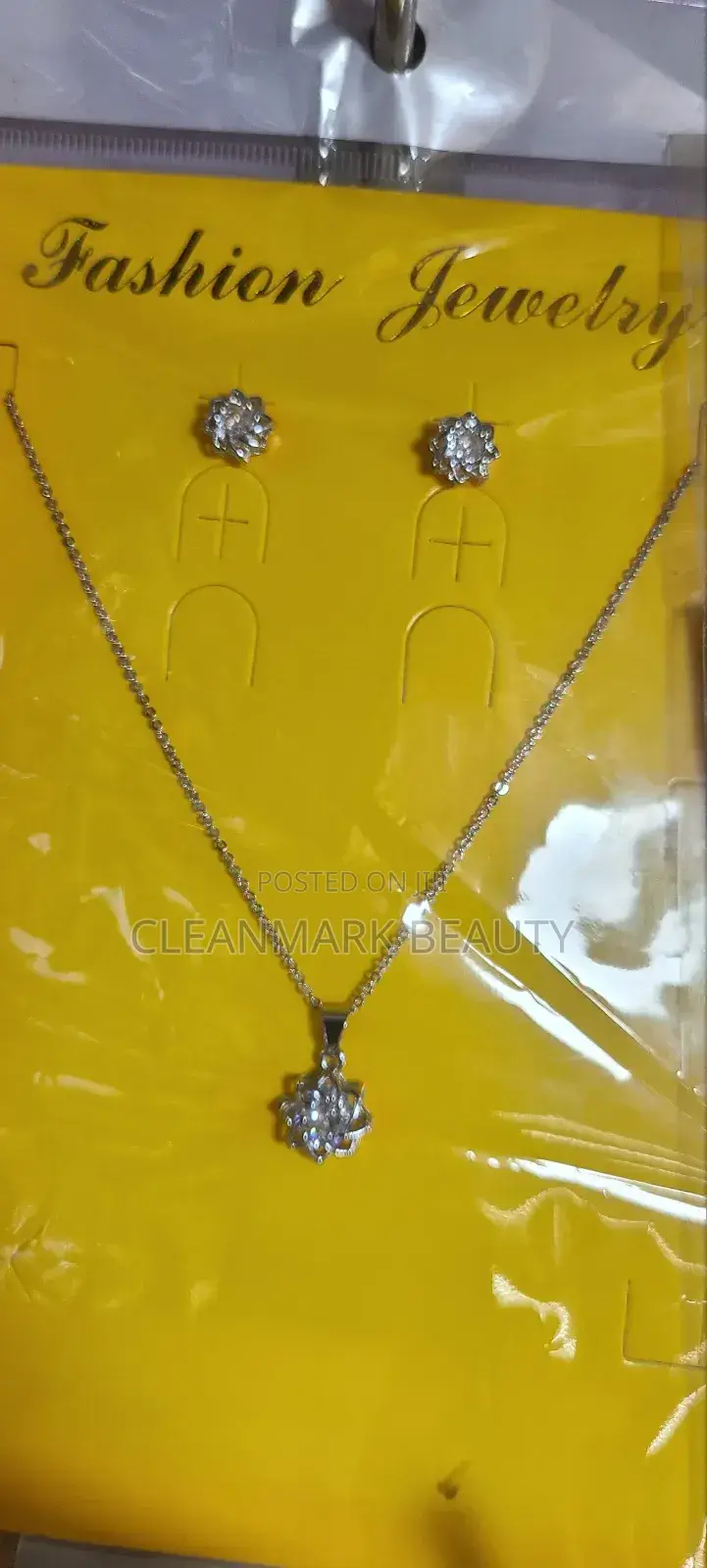 Fashionable Necklace Original