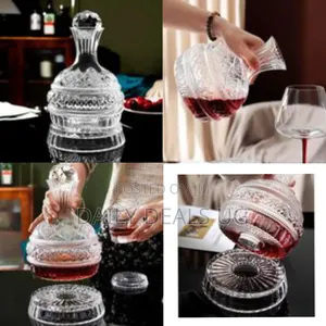 Elegant Glass Decanter With Faceted Stopper - Transparent