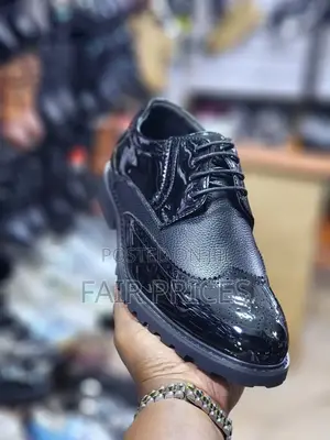 Shinny Laced Up Oxfords Black Leather