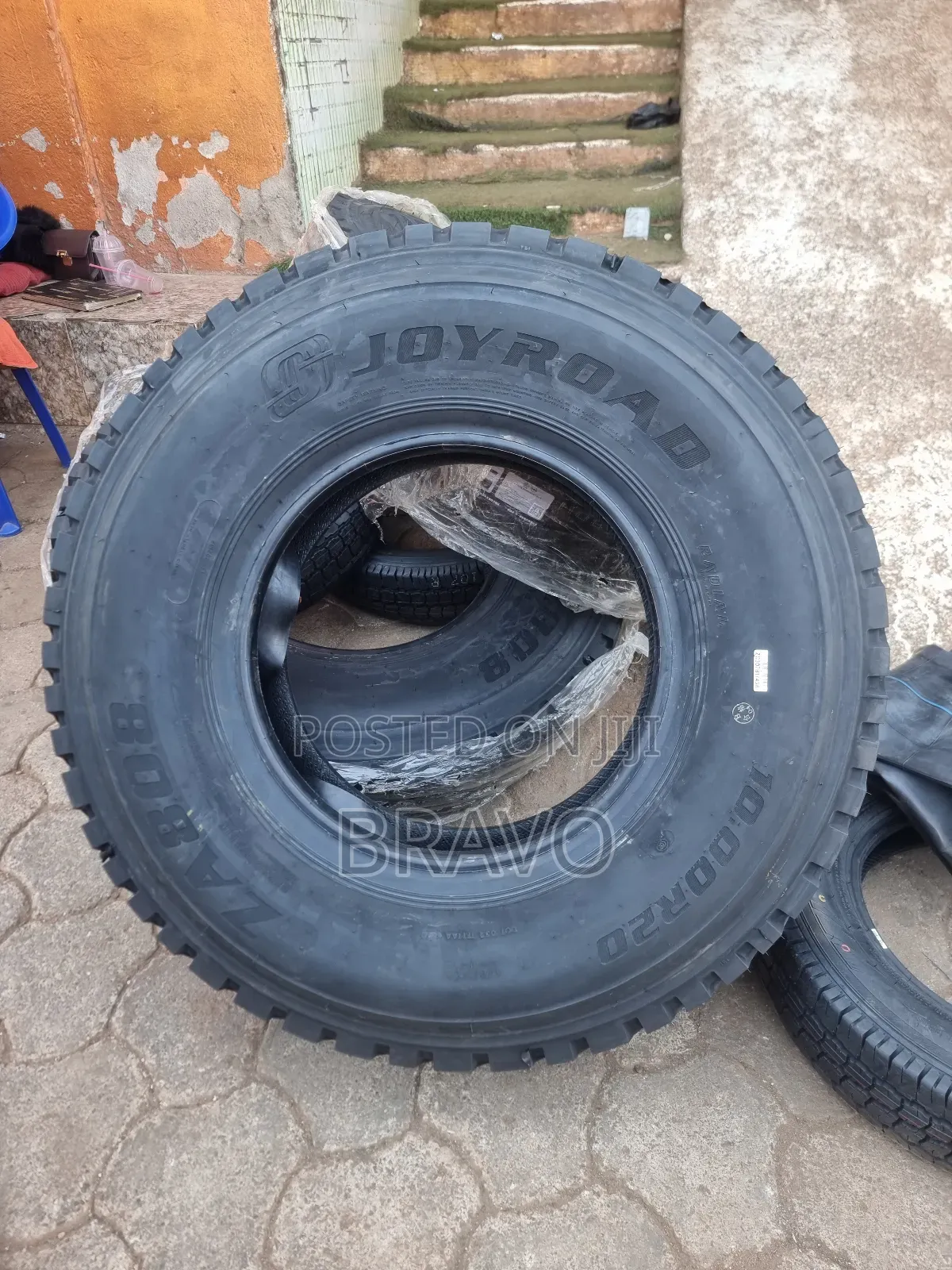 1.000 - 20 All Position New Tyres .