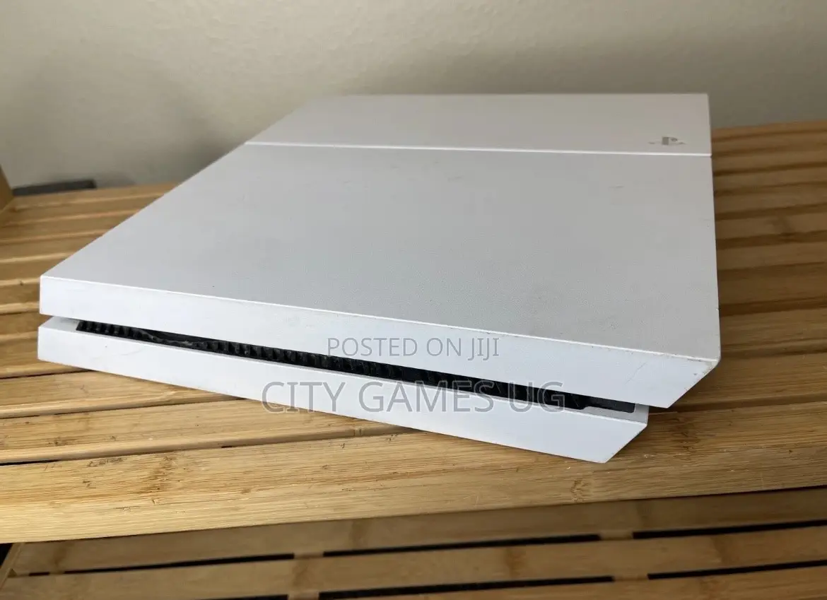 Sony Ps4 Playstation 4 Console With/2 Controllers + Games