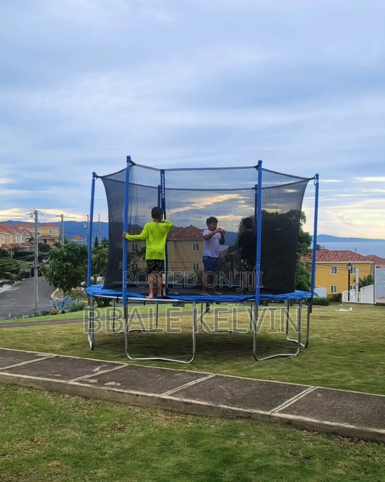 12ft Trampoline for Kids and Adults