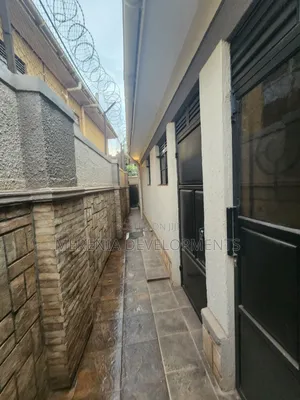 2bdrm House in Muyenga, Makindye for rent