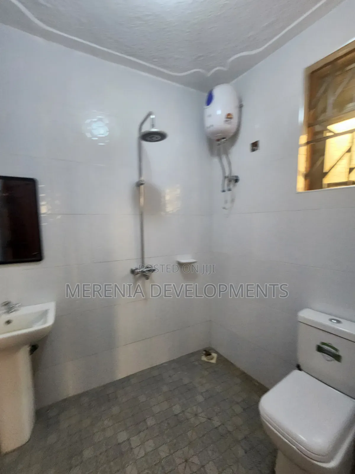 3bdrm Apartment in Makindye for rent