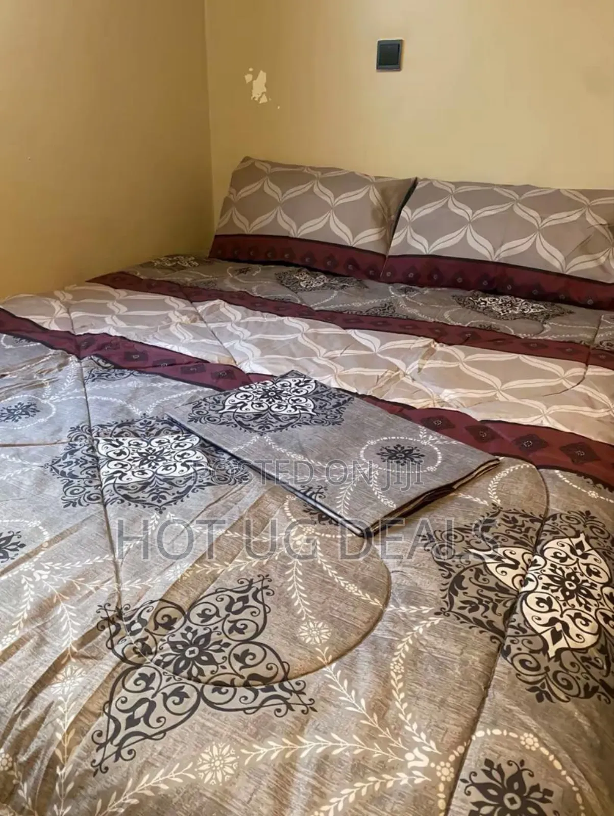 4pcs 5x6 Duvet With Bedsheet 2 Pillowcases- Multi Prints Vary