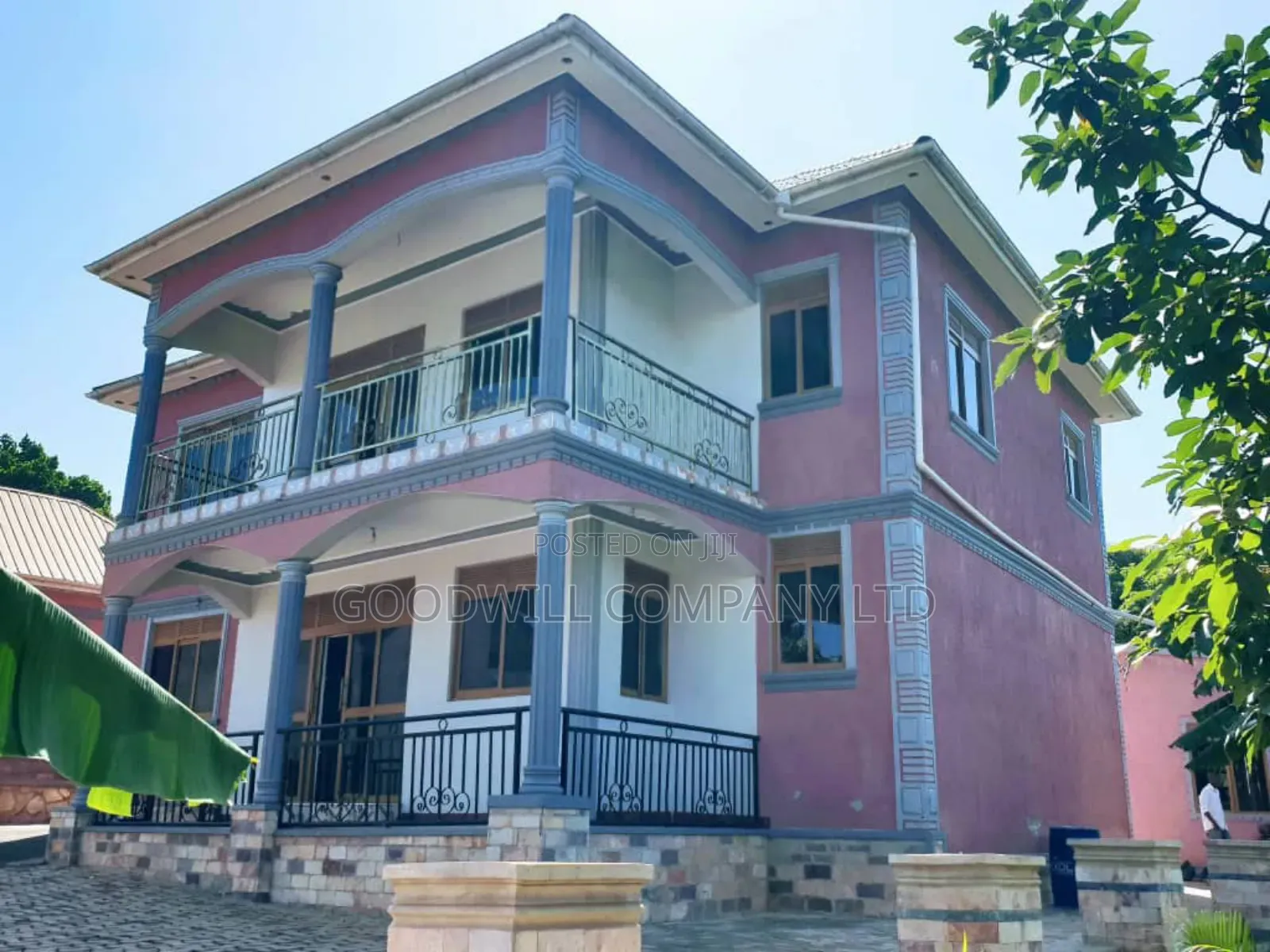 6bdrm Mansion in Katende Masaka Road, Central Division for sale