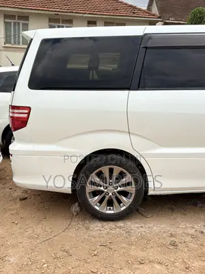 Toyota Alphard 2.4 Petrol FWD 2007 White