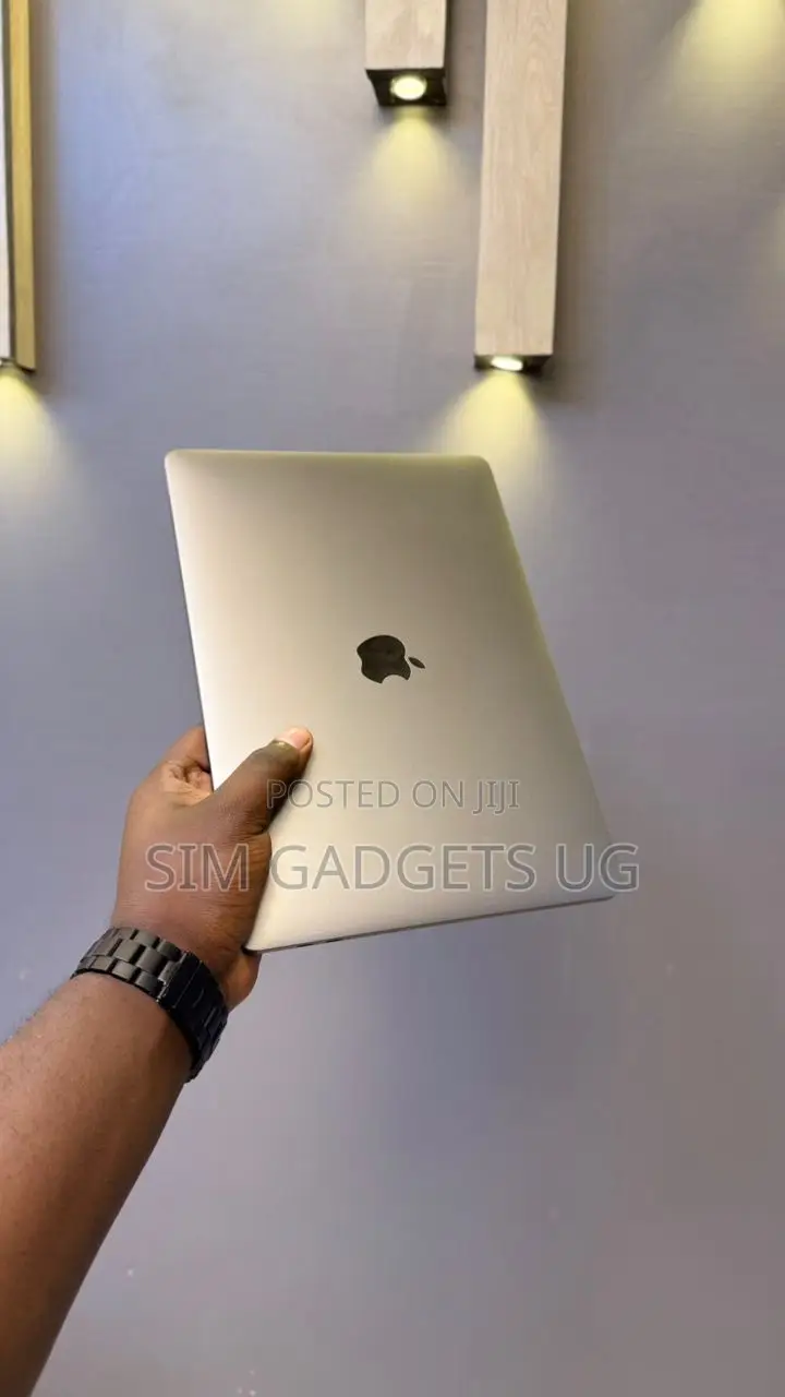 Laptop Apple MacBook Pro 2020 16GB Intel Core I5 SSD 512GB