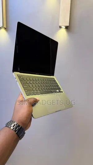 Laptop Apple MacBook Pro 2020 16GB Intel Core I5 SSD 512GB