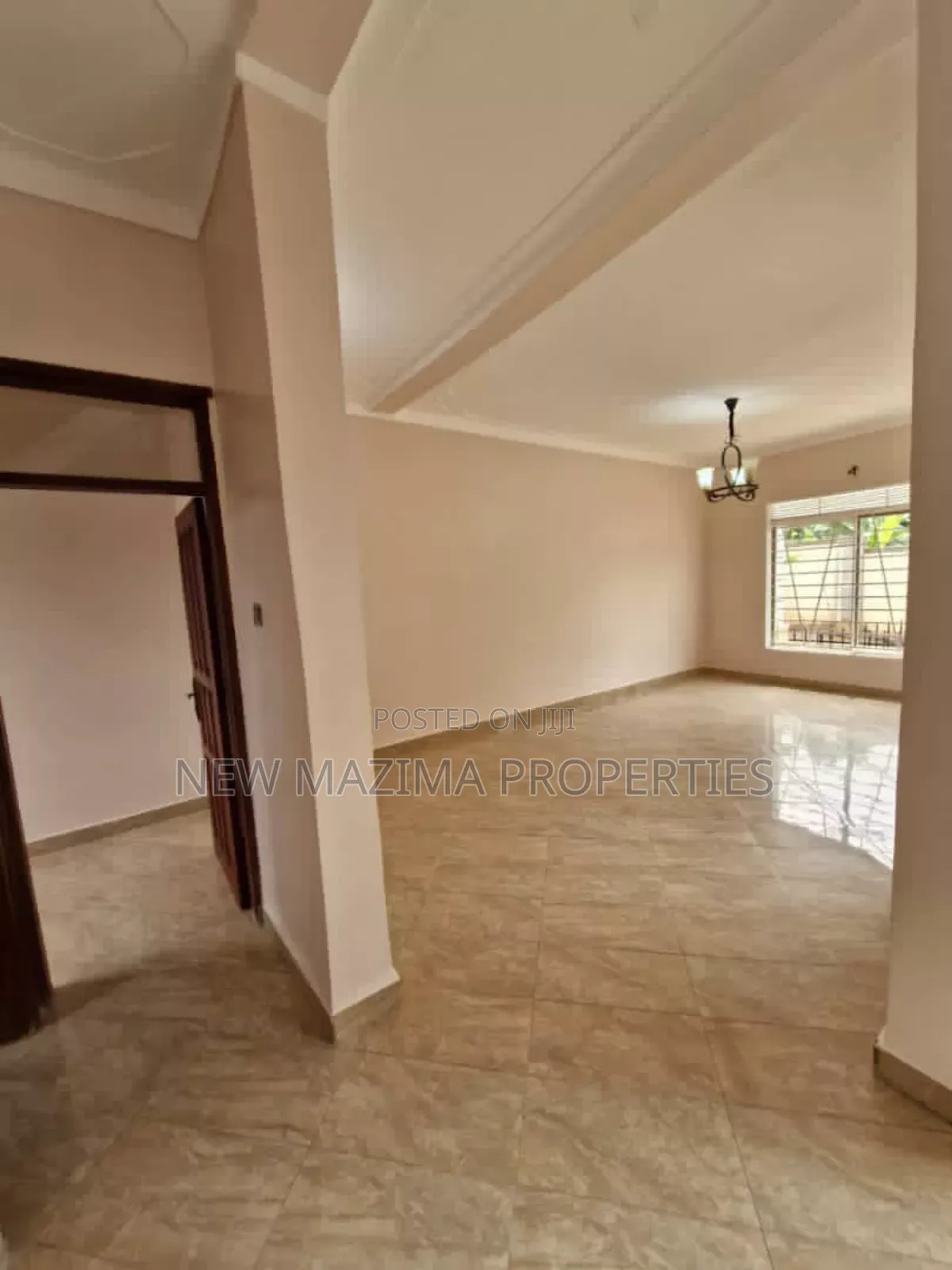 4bdrm Duplex in Kira Mamerito Rd, Central Division for sale