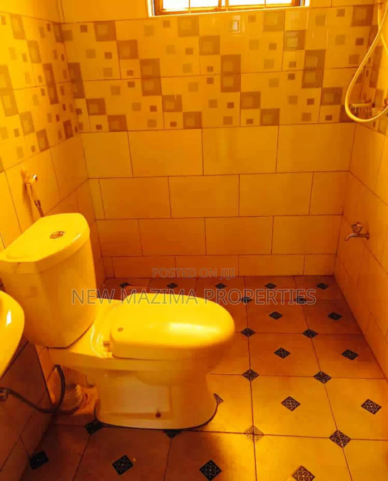 4bdrm Duplex in Kira Mamerito Rd, Central Division for sale