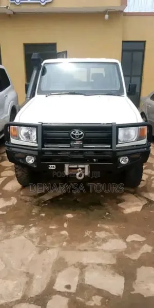 Toyota Landcruiser For Hire -rent Selfdrive/Chauffeured