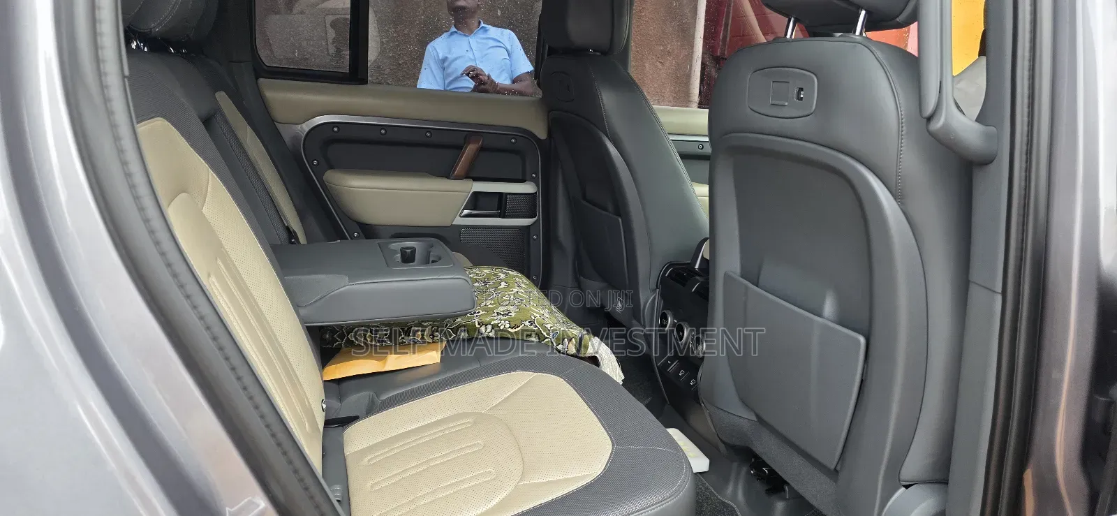 Land Rover Defender 2023 Gray
