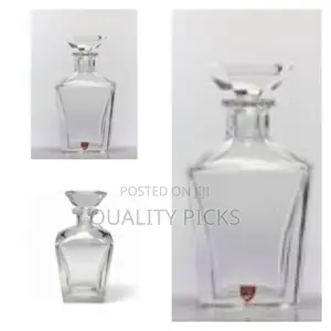 Elegant Crystal Liquor Decanter With Stopper