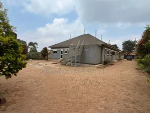 5bdrm House in Burondo Wakiso, Central Division for sale