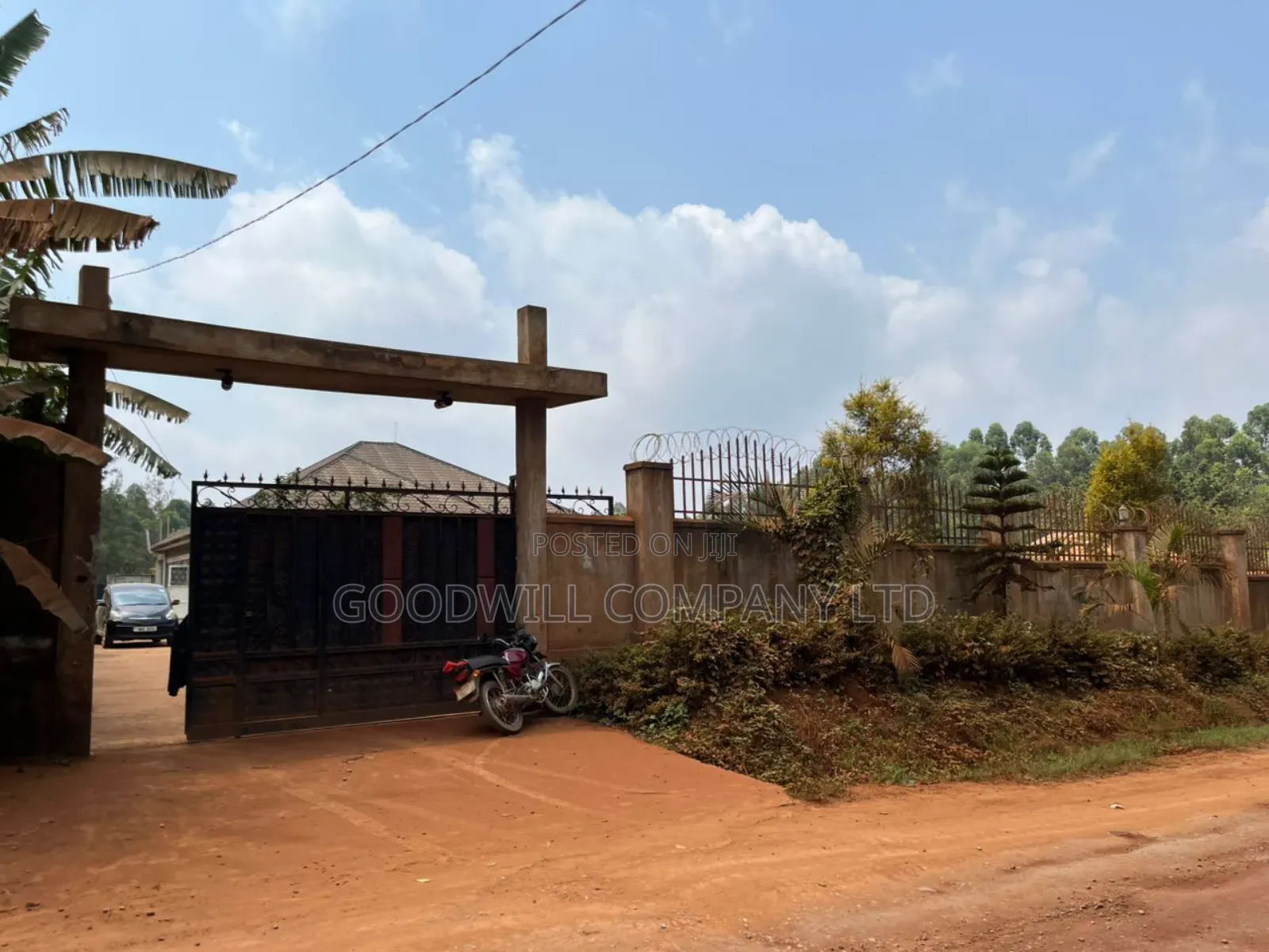 5bdrm House in Burondo Wakiso, Central Division for sale