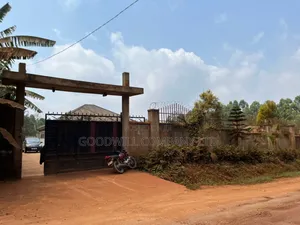 5bdrm House in Burondo Wakiso, Central Division for sale