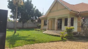 4bdrm Bungalow in Kira for sale
