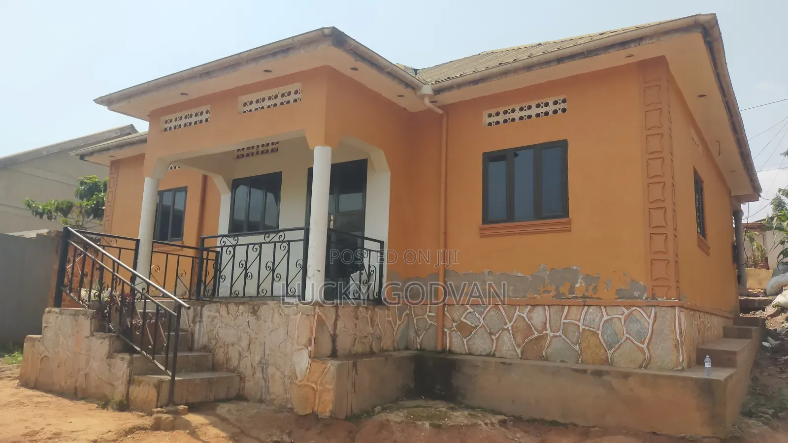 3bdrm Bungalow in Kira for sale