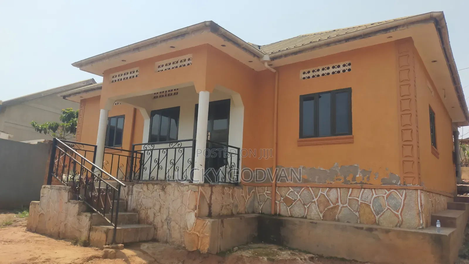 3bdrm Bungalow in Kira for sale