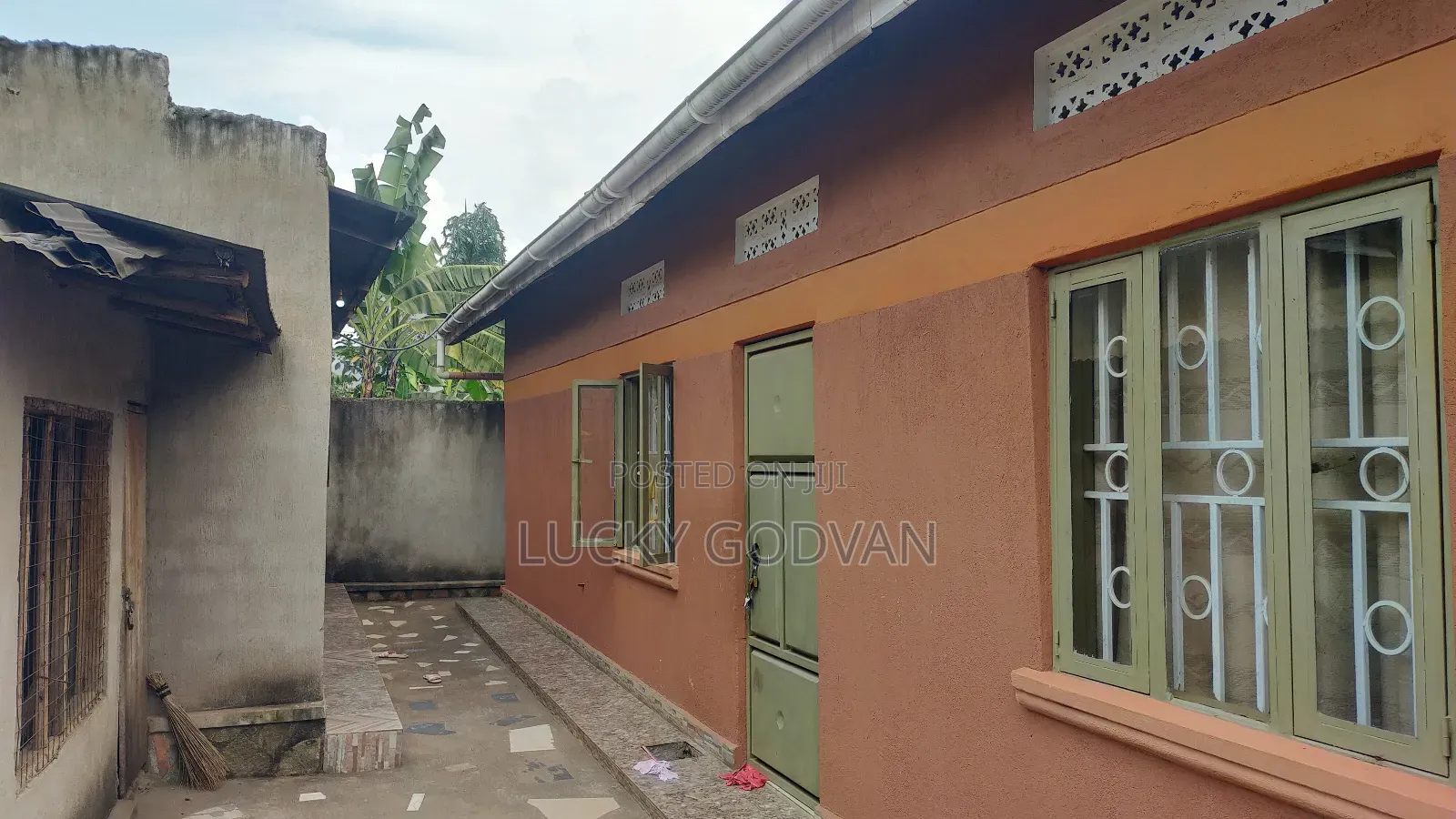 3bdrm Bungalow in Nangabo for sale