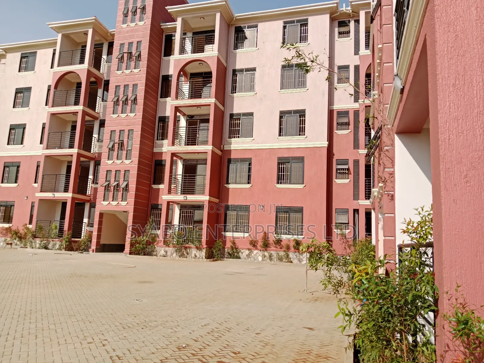 3bdrm Apartment in 3 Bedrooms, Central Division for rent