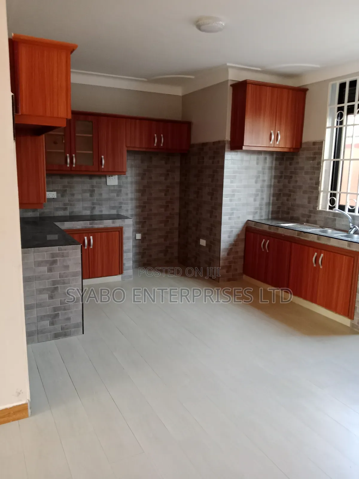 3bdrm Apartment in 3 Bedrooms, Central Division for rent