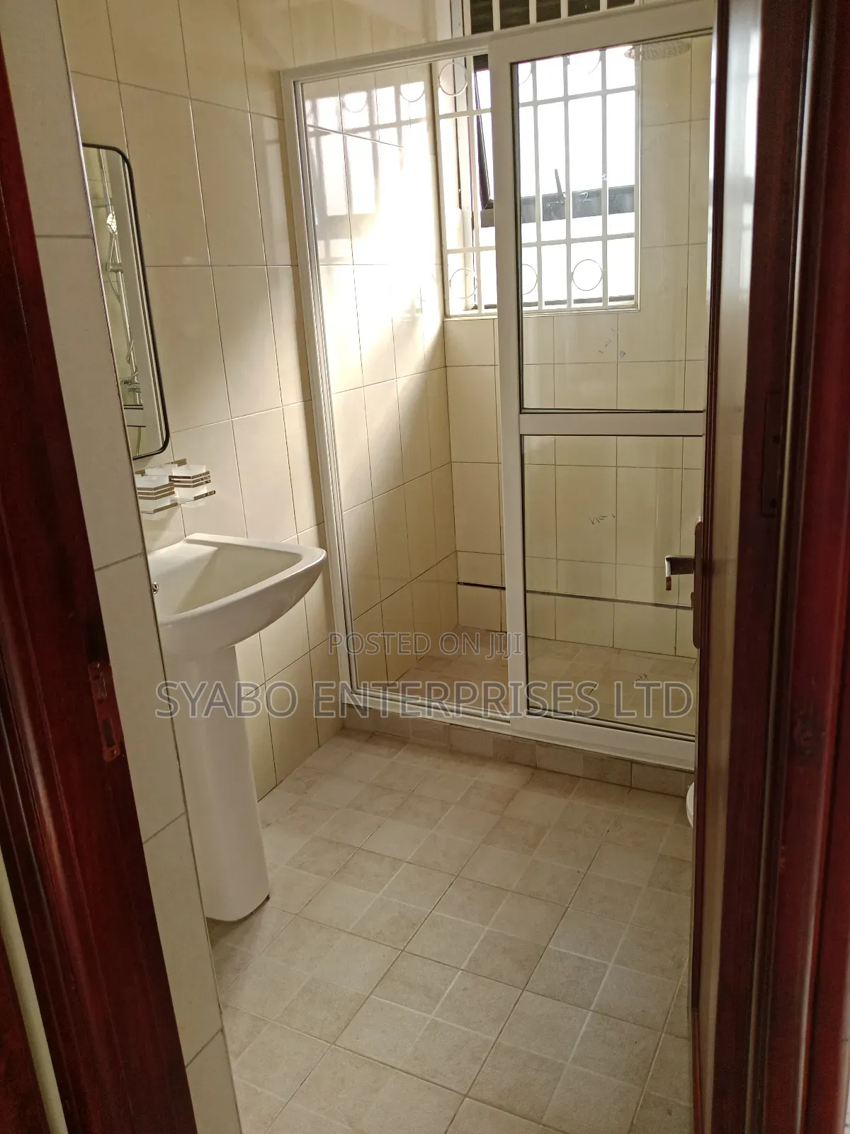 3bdrm Apartment in 3 Bedrooms, Central Division for rent