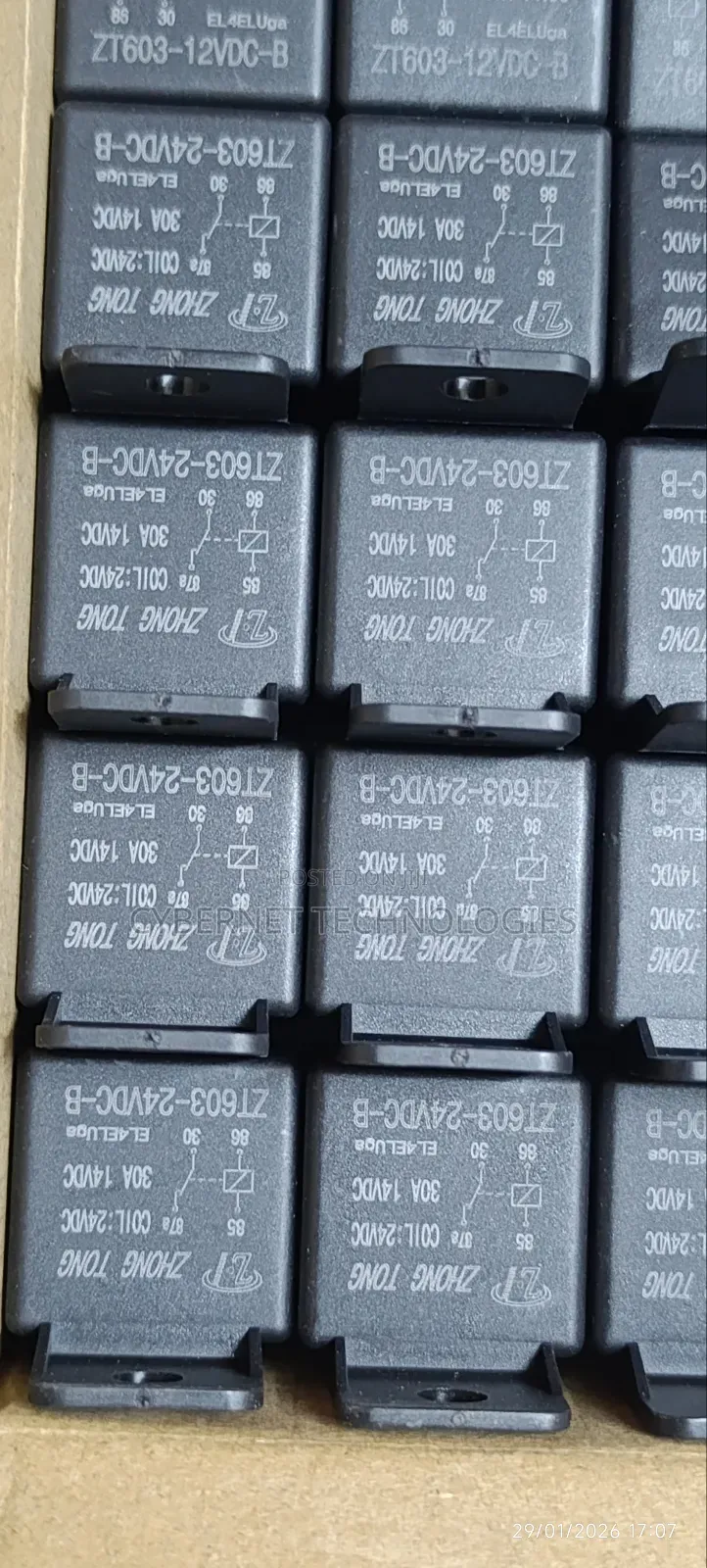 Relay 24 and 12 Volts 4 Pins for Cars and GPS