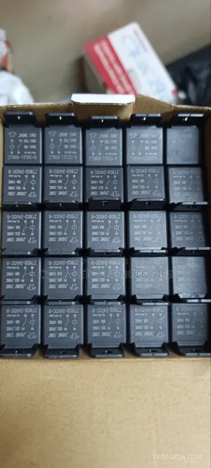 Relay 24 and 12 Volts 4 Pins for Cars and GPS