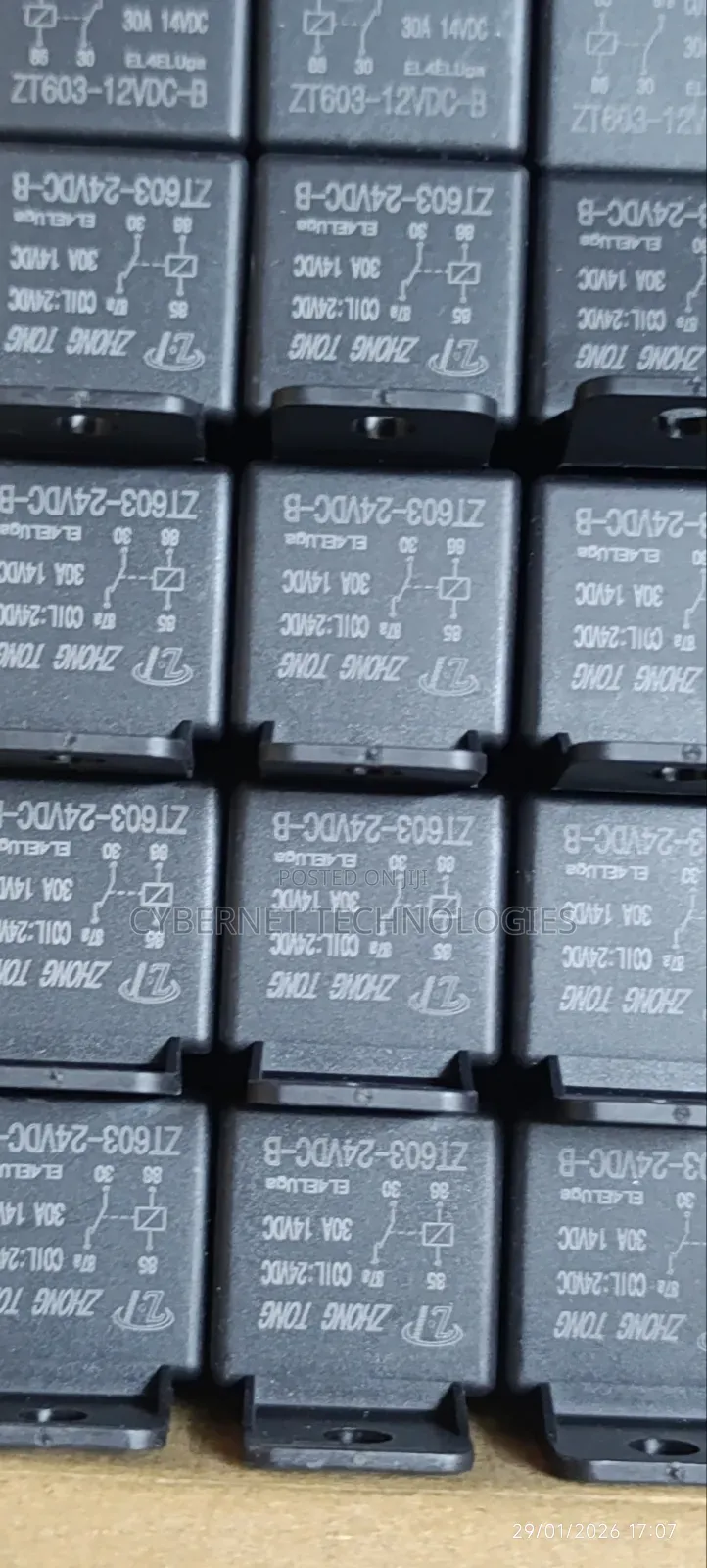 Relay 24 and 12 Volts 4 Pins for Cars and GPS