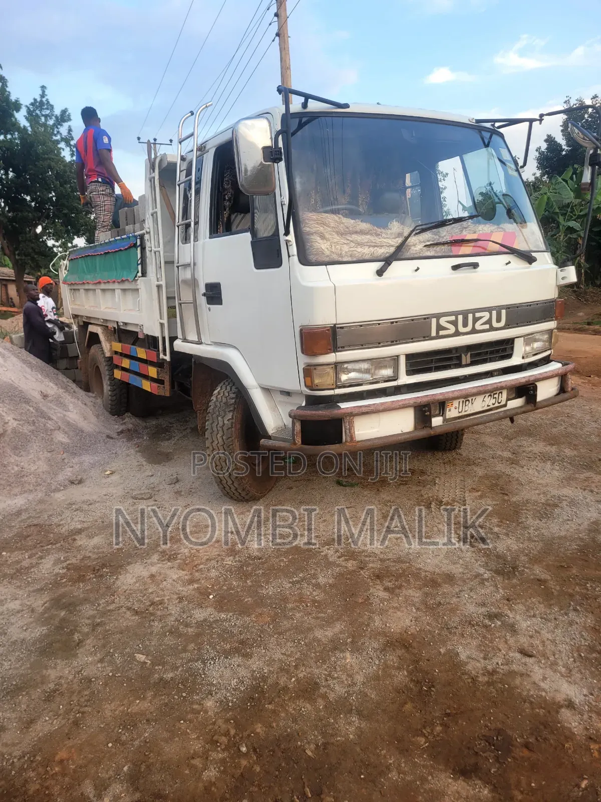 Isuzu Forward Tipper