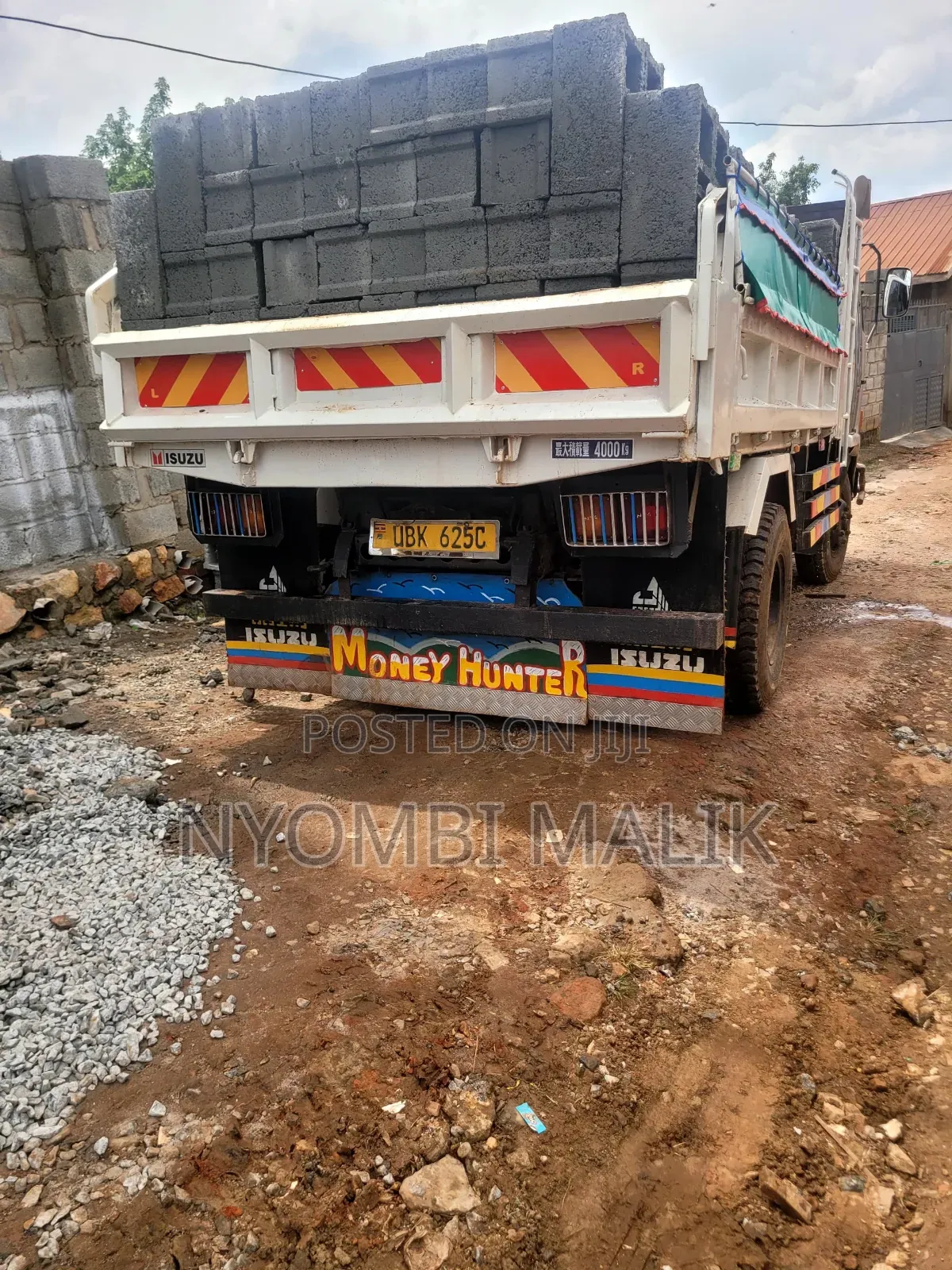 Isuzu Forward Tipper