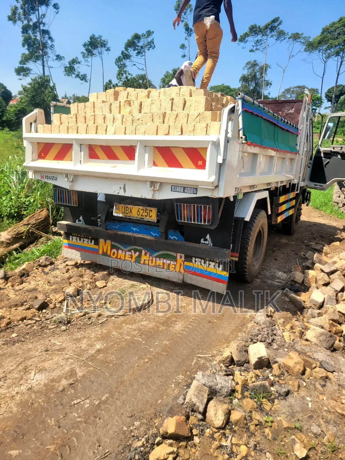 Isuzu Forward Tipper