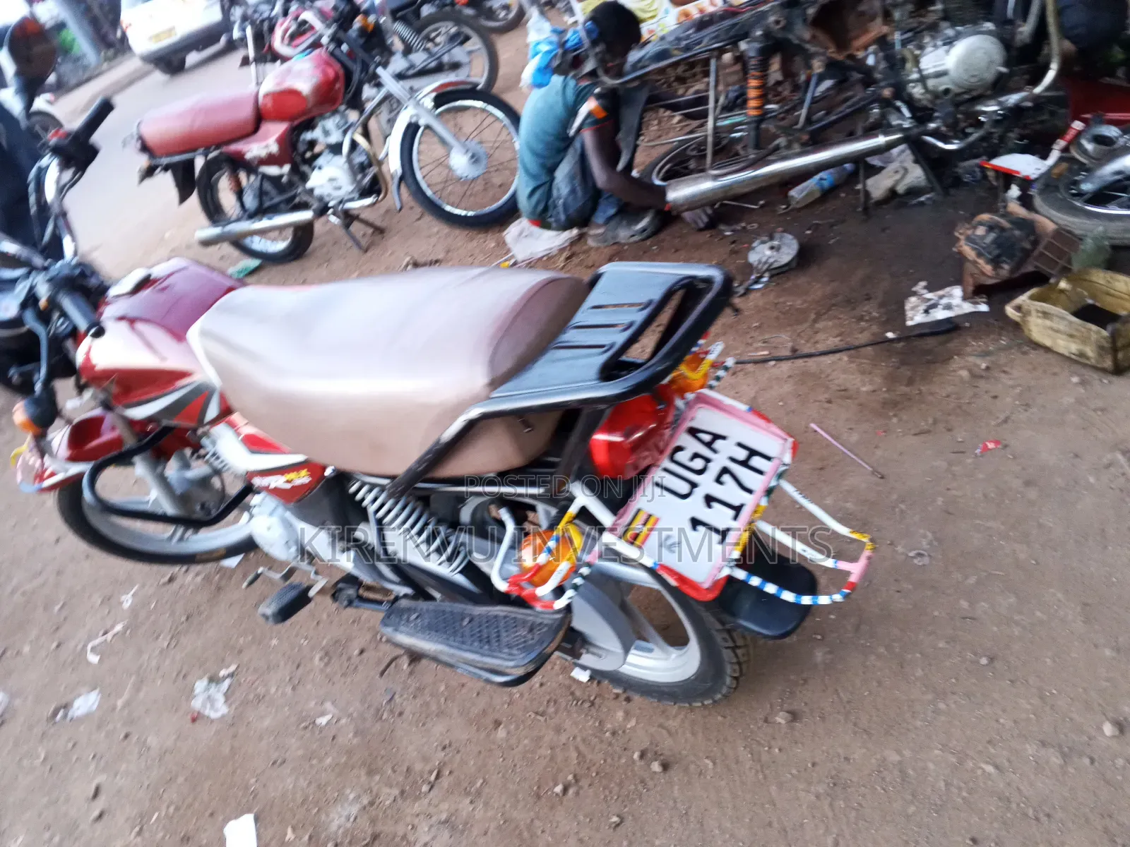 TVS HLX 125 2020 Red
