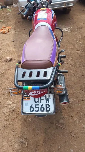 Bajaj Boxer 125 2023 Red