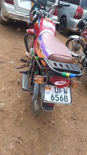Bajaj Boxer 125 2023 Red