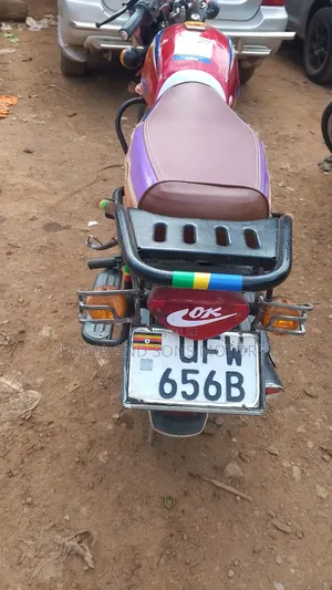 Bajaj Boxer 125 2023 Red