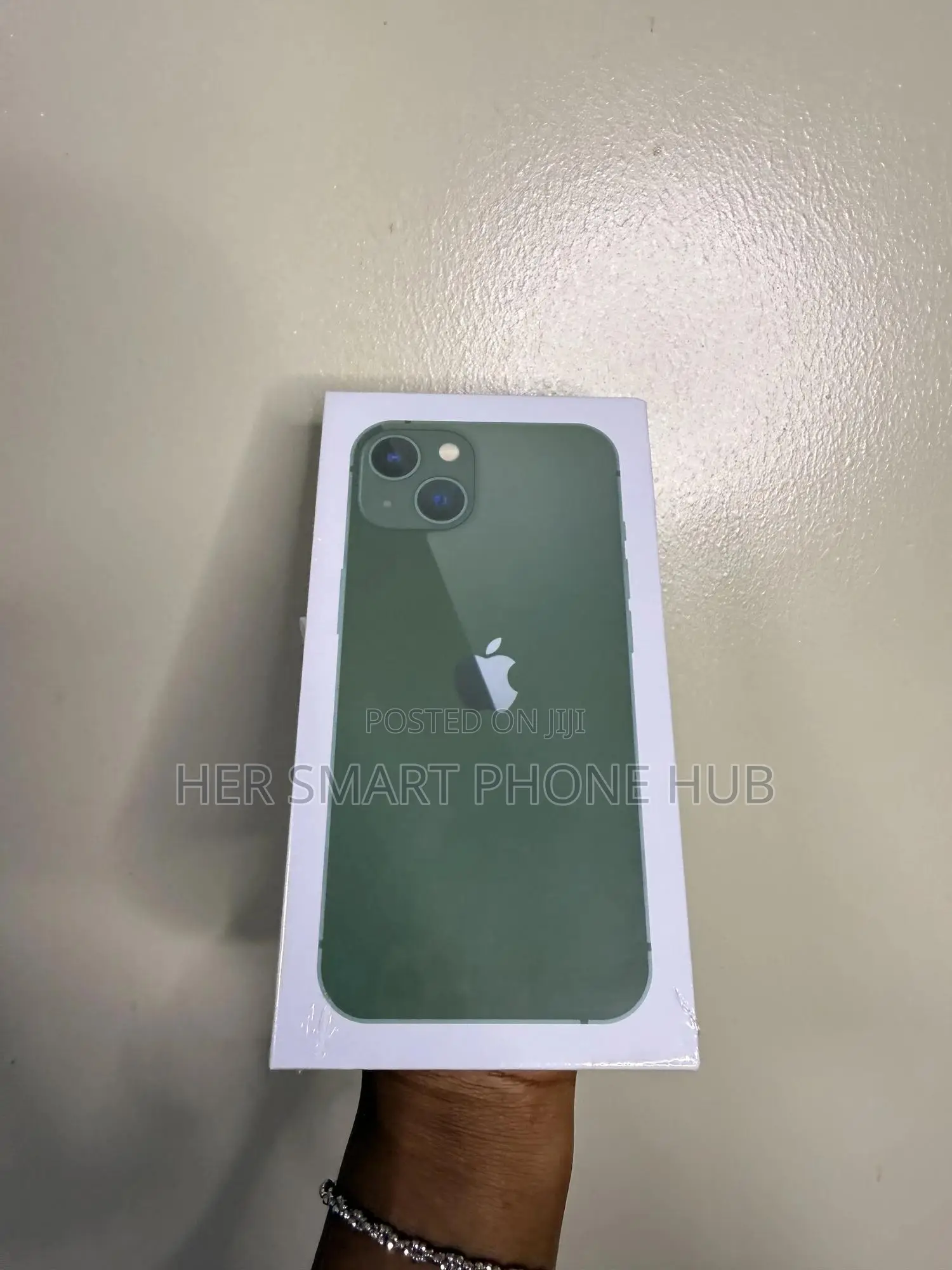 New Apple iPhone 13 128 GB Green