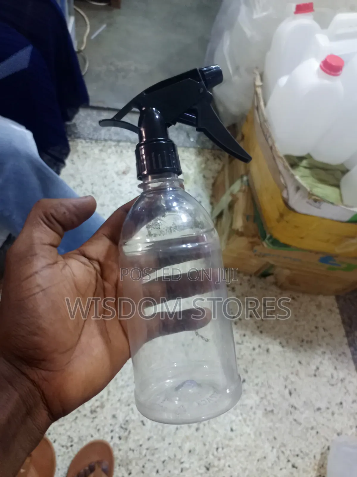 Plastic Spray Bottle With a Mini Trigger Sprayer.