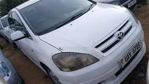 Toyota Ipsum 2004 White