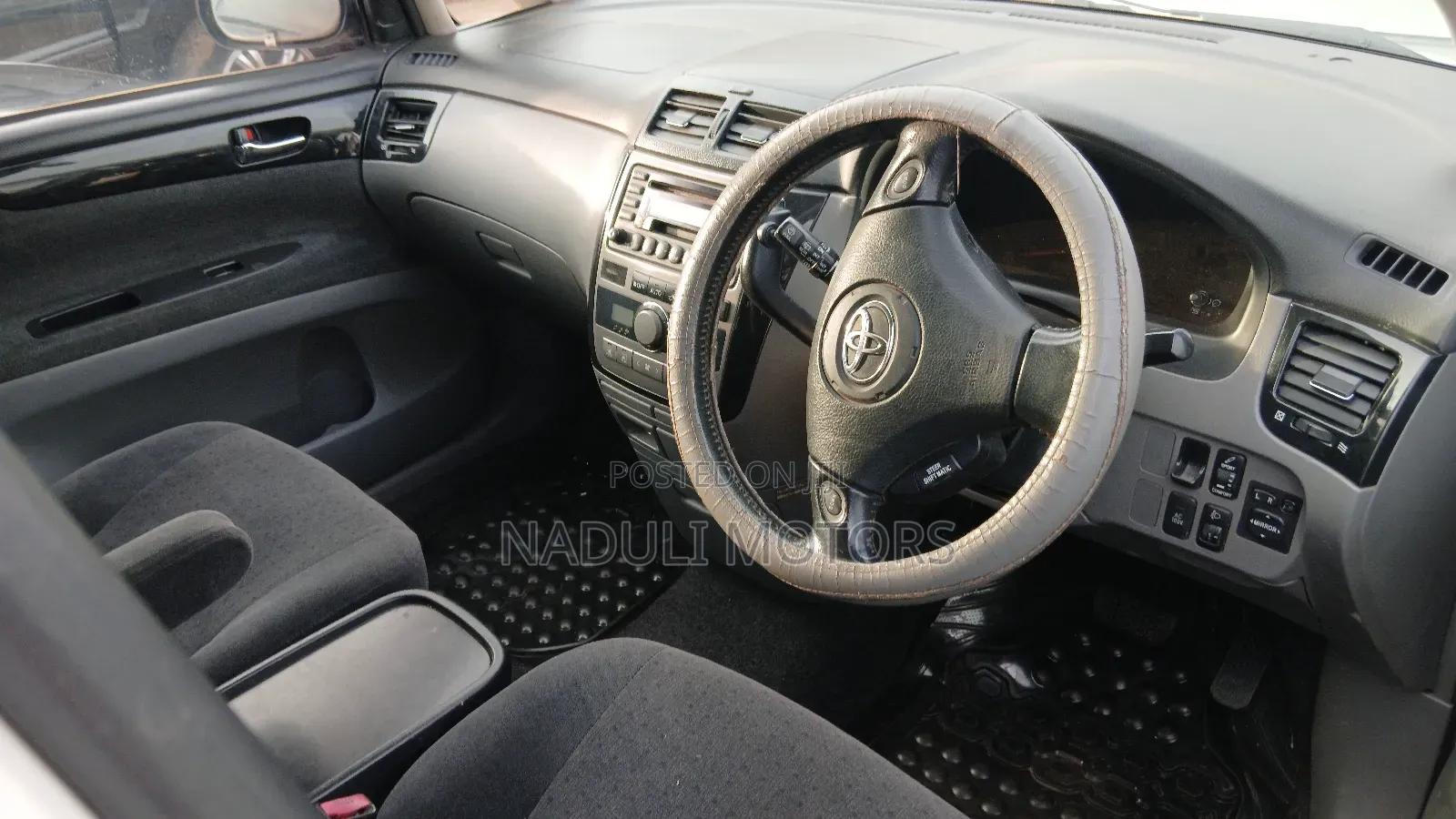 Toyota Ipsum 2004 White