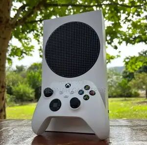 New Xbox Series S: Game Pass Has More Games Than Your Phone Contacts