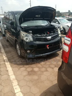 Toyota Noah 2012 Black