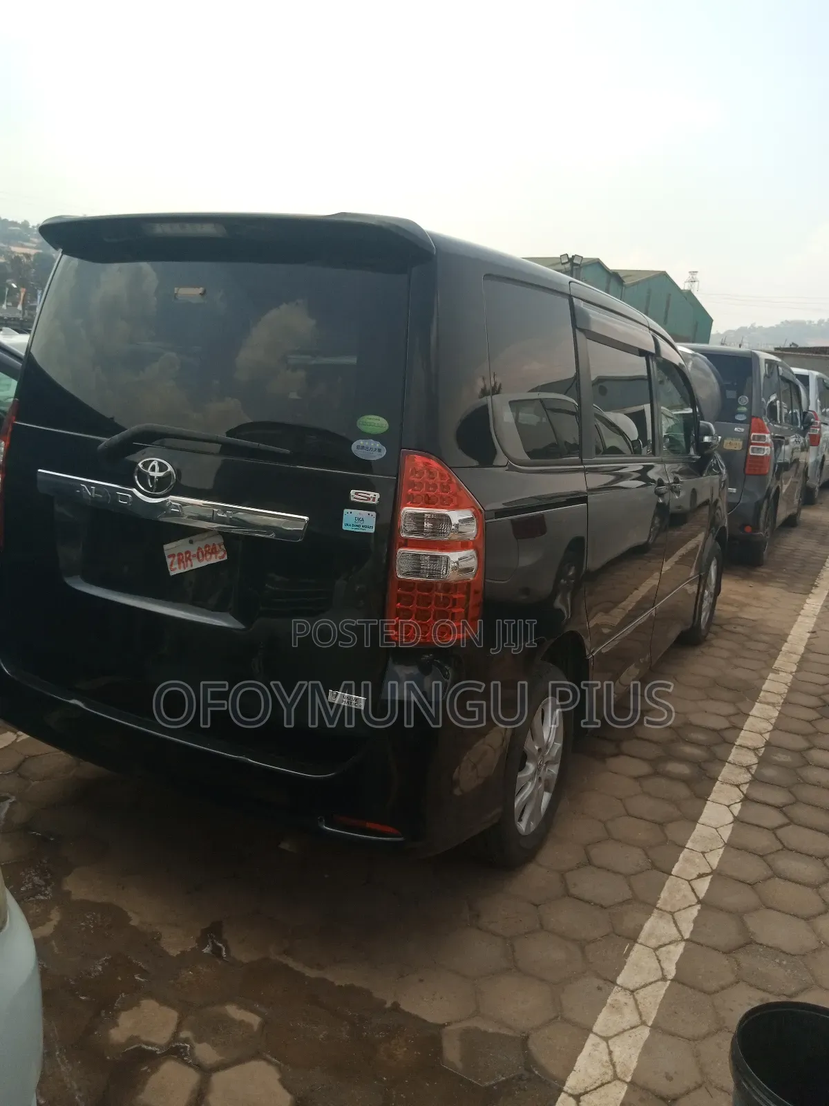 Toyota Noah 2012 Black