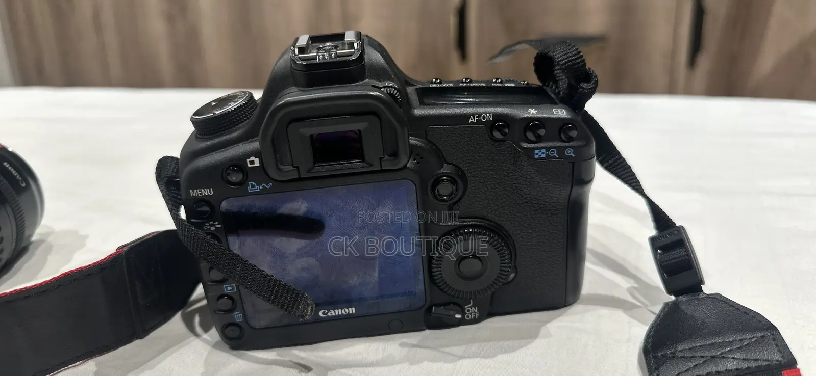 Canon Eos 5d Mark Ii Camera Body . It Comes With 28-105mm